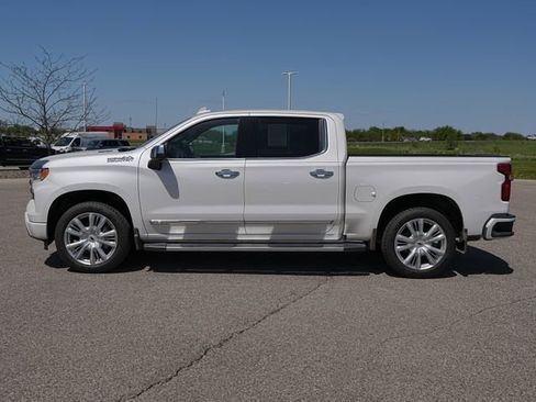 Used 2024 Chevrolet Silverado 1500 High Country w/ High Country Premium Package AWD/4WD image 10