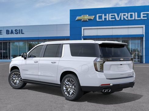 New 2026 Chevrolet Suburban Premier AWD/4WD image 3