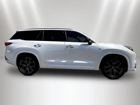 Used 2025 Lexus TX 500h AWD w/ Technology Package image 4