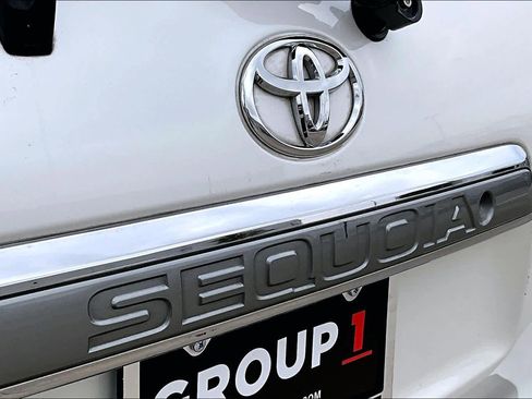 Used 2019 Toyota Sequoia Platinum image 31