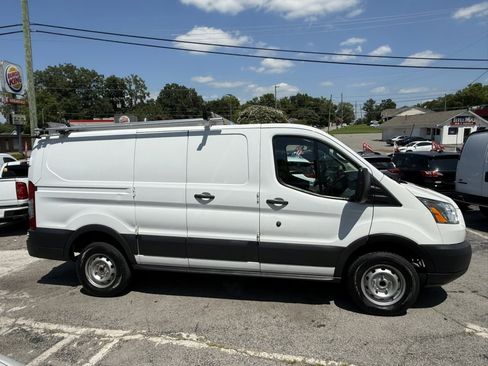 Used 2018 Ford Transit 250 130 Low Roof RWD image 4