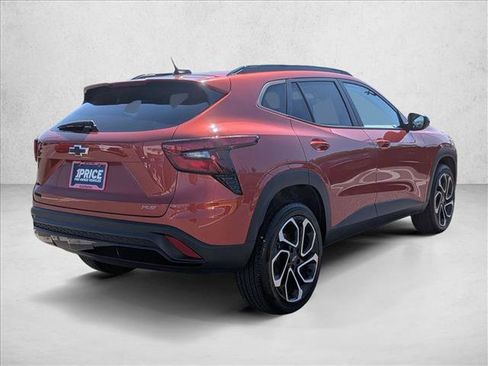 Used 2024 Chevrolet Trax RS w/ Driver Confidence Package image 5