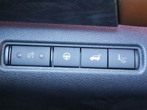 New 2026 Nissan Pathfinder Platinum image 17