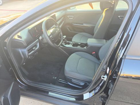 Used 2025 Kia K4 FWD image 4