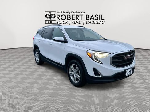 Used 2021 GMC Terrain SLE w/ Driver Convenience Package AWD/4WD image 2