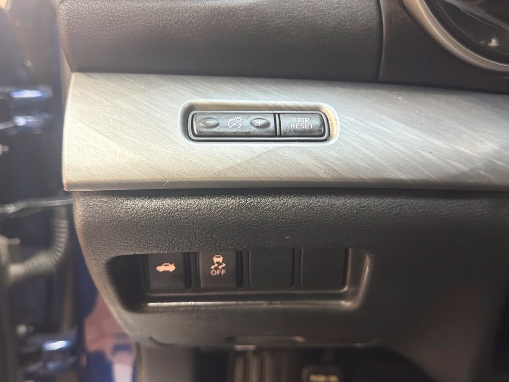 Used 2017 Nissan Maxima 3.5 SV FWD image 24