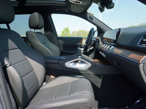 Certified 2025 Mercedes-Benz GLS 450 4MATIC image 49