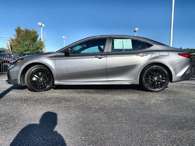 Used 2026 Toyota Camry SE FWD image 5