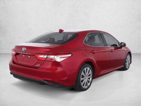 Used 2019 Toyota Camry LE FWD image 7