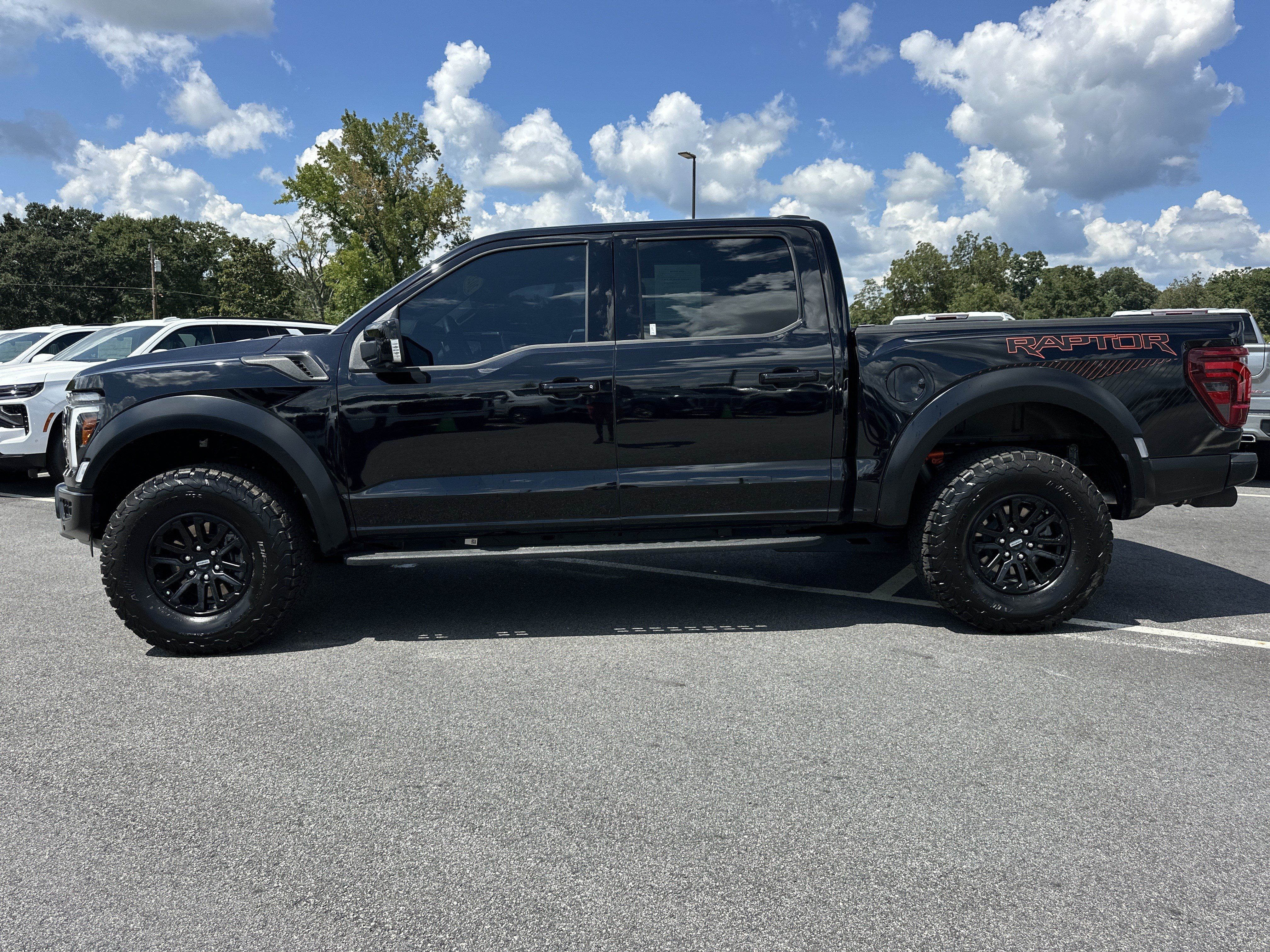 Used 2025 Ford F150 Raptor AWD/4WD image 9