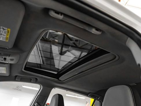 Used 2018 Toyota RAV4 XLE w/ Plus Extra Value Package image 5