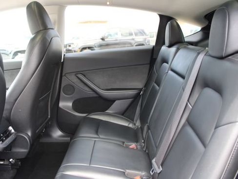 Used 2023 Tesla Model Y Long Range AWD/4WD image 31