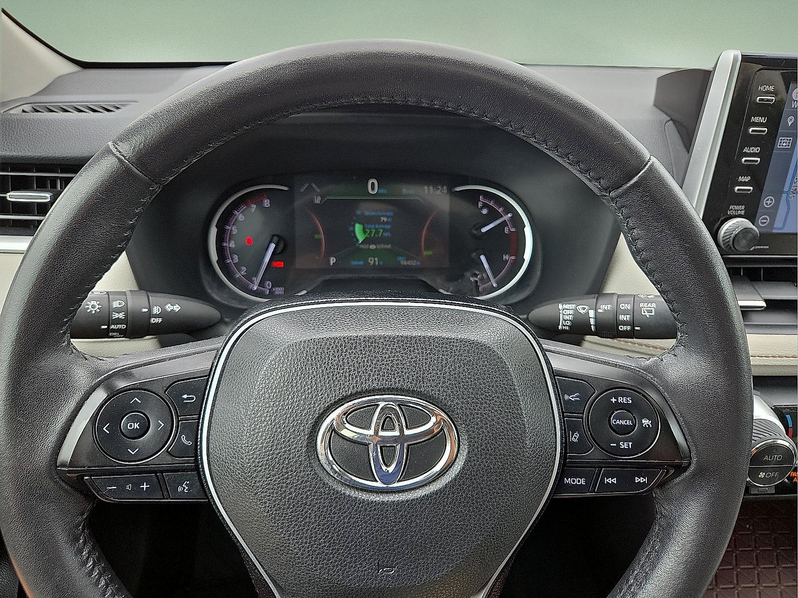 Used 2019 Toyota RAV4 Limited FWD image 4