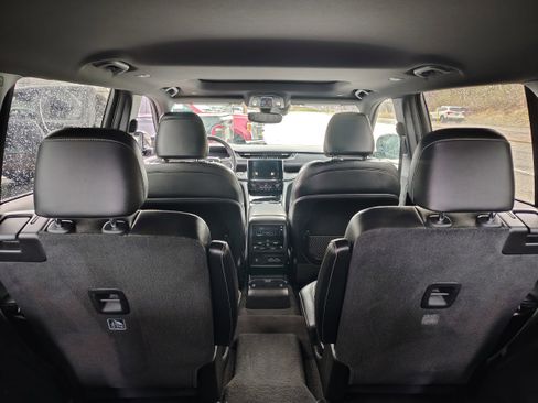 Certified 2024 Jeep Grand Cherokee L Altitude image 12