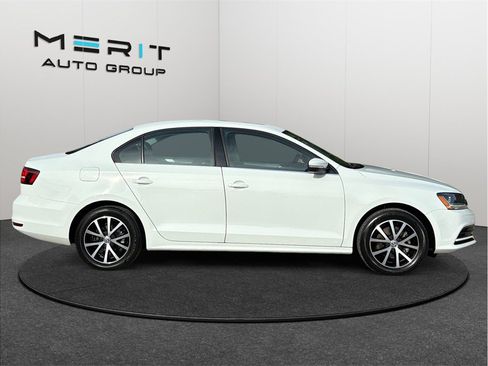 Used 2018 Volkswagen Jetta SE FWD image 10