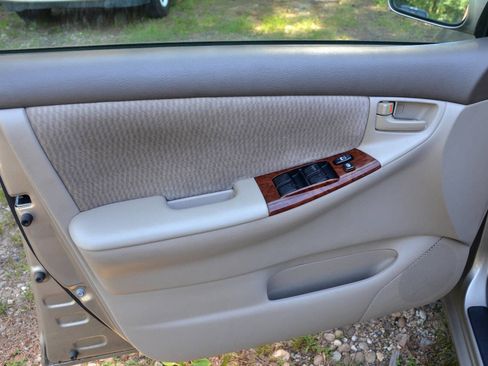 Used 2006 Toyota Corolla LE FWD image 12