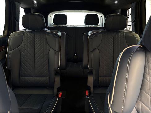 New 2026 Cadillac Vistiq Premium Luxury image 17