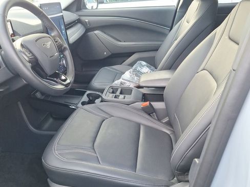 Used 2025 Ford Mustang Mach-E Premium image 11
