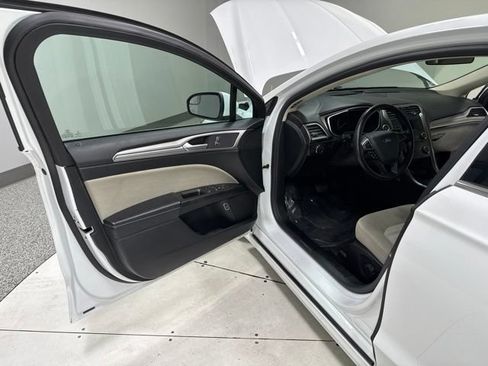 Used 2018 Ford Fusion S FWD image 5