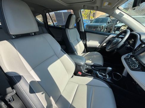 Used 2018 Toyota RAV4 Limited w/ Advanced Technology Package image 16