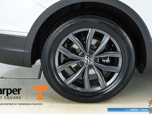 Used 2023 Volkswagen Tiguan SE image 13