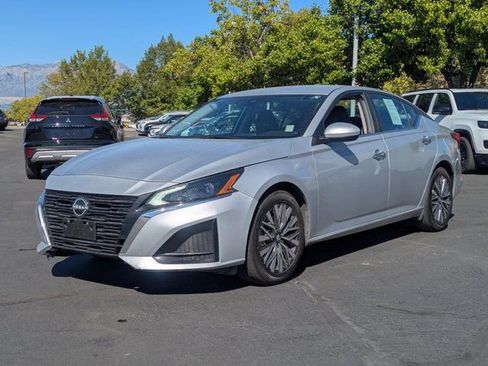 Used 2023 Nissan Altima 2.5 SV image 8