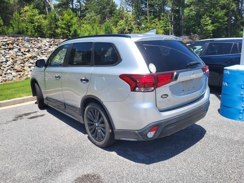 Used 2020 Mitsubishi Outlander SE FWD image 6