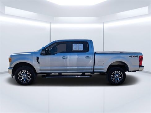 Used 2017 Ford F250 Lariat w/ Chrome Package image 6