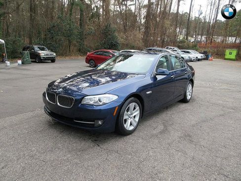 Used 2011 BMW 528i Sedan image 3