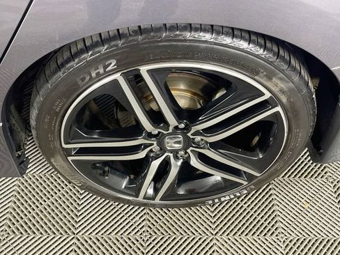 Used 2016 Honda Accord Sport image 30