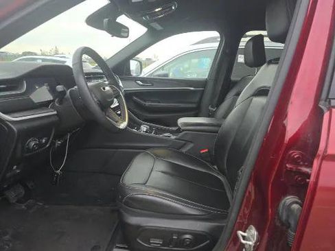 Certified 2024 Jeep Grand Cherokee L Limited w/ Trailer Tow Package image 13