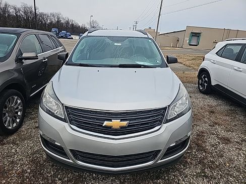 Used 2017 Chevrolet Traverse LS image 1