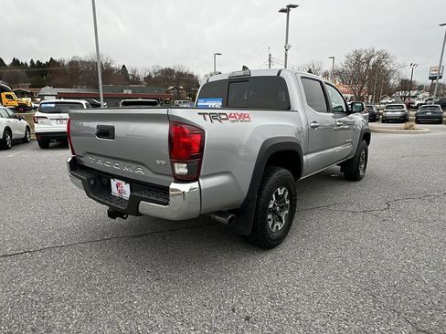 Used 2019 Toyota Tacoma TRD Off-Road image 4