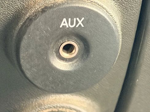 Used 2012 Nissan Frontier PRO-4X image 15