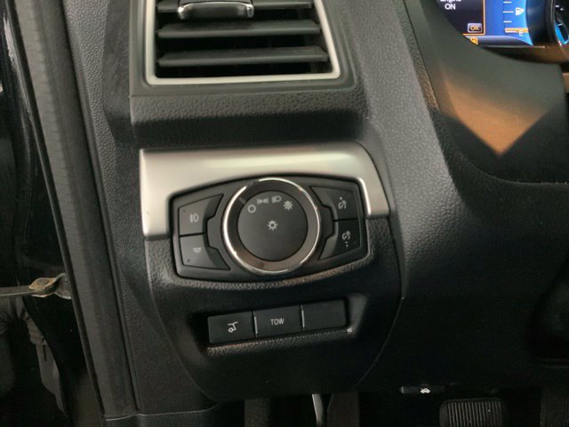 Used 2017 Ford Explorer XLT w/ Equipment Group 202A AWD/4WD image 26