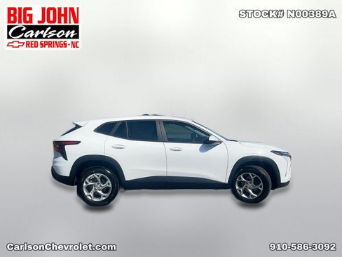 Used 2024 Chevrolet Trax LS w/ LS Convenience Package FWD image 8