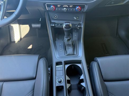 New 2025 Audi Q3 2.0T Premium image 11