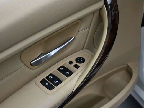 Used 2014 BMW 328i xDrive Sedan AWD/4WD image 8