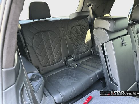 Used 2025 BMW X7 xDrive40i w/ M Sport Package AWD/4WD image 33