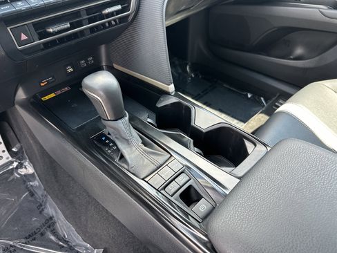 Certified 2025 Toyota Camry SE FWD image 26