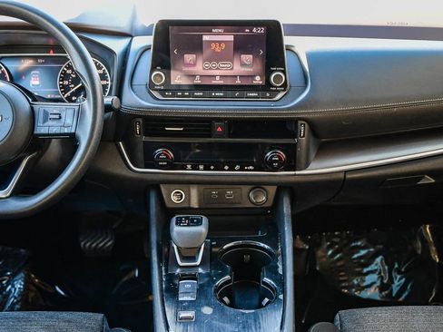 Used 2023 Nissan Rogue SV image 14