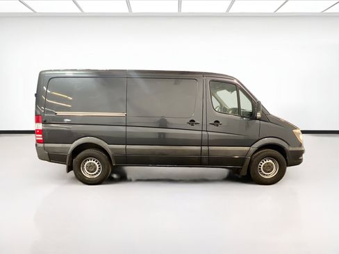 Used 2017 Mercedes-Benz Sprinter 2500 image 21