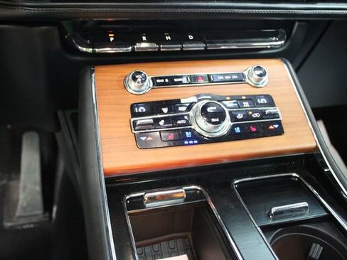 Used 2020 Lincoln Aviator Reserve w/ Equipment Group 202A AWD/4WD image 20