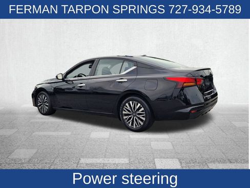 Used 2024 Nissan Altima 2.5 SV image 8