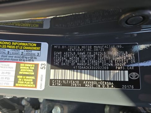 Used 2025 Toyota Camry SE image 34