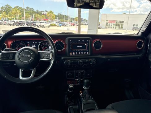 Used 2021 Jeep Wrangler Unlimited Rubicon AWD/4WD image 28