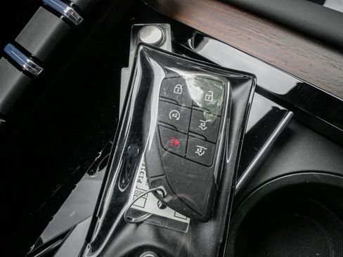 Used 2026 GMC Yukon Denali w/ Sun & Power Step Package AWD/4WD image 37
