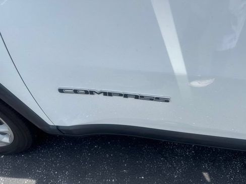 Used 2023 Jeep Compass Latitude AWD/4WD image 15
