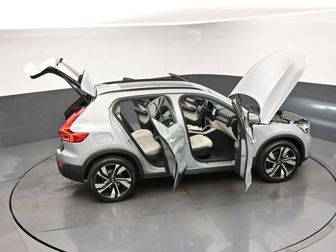Used 2024 Volvo XC40 B5 Plus w/ Climate Package AWD/4WD image 48