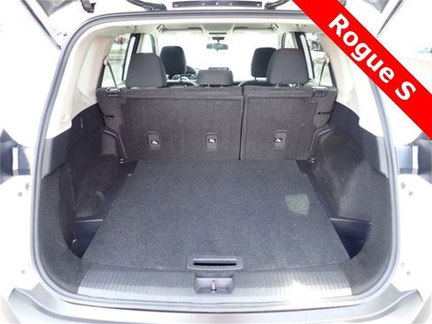 Used 2023 Nissan Rogue S image 6